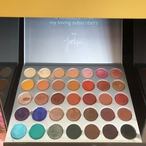 Meet your Posher, Maddy